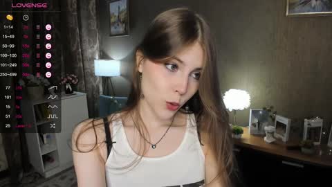 Snapshot of udeledelmoref chatting on 03.06.25 Liky online show from 03.06.25