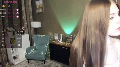 Snapshot of udeledelmoref chatting on 03.09.25 Liky online show from 03.09.25