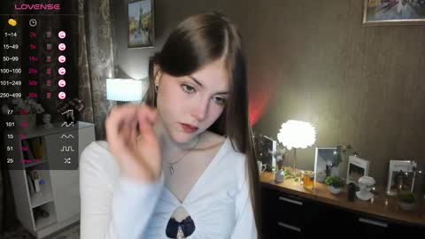 Snapshot of udeledelmoref chatting on 03.09.25 Liky online show from 03.09.25