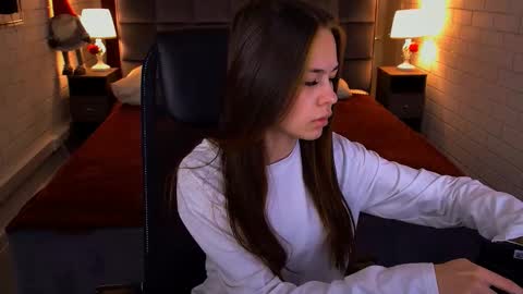 Ulia online show from 02.04.26