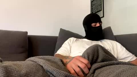 Snapshot of ulisesroca chatting on 11.21.25 ulisesroca online show from 11.21.25