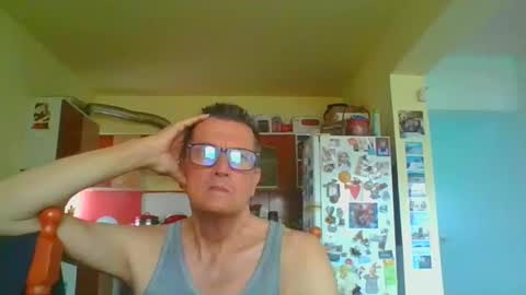 Snapshot of ulmeni4 chatting on 04.15.26 ulmeni4 online show from 04.15.26