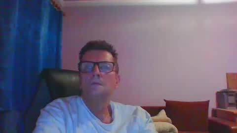 Snapshot of ulmeni7 chatting on 06.17.26 ulmeni7 online show from 06.17.26