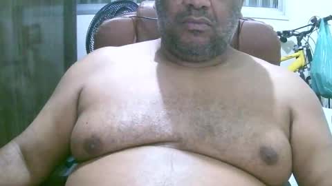 Snapshot of ulmo_br chatting on 09.15.25 ulmo_br online show from 09.15.25