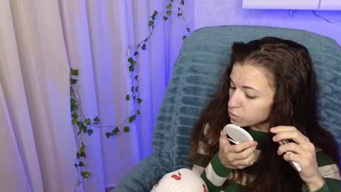 Snapshot of ulyanix chatting on 11.24.25 Ulyana online show from 11.24.25