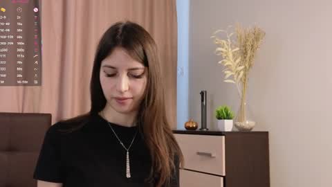 Snapshot of umbraelyon chatting on 06.16.26 Liliane online show from 06.16.26