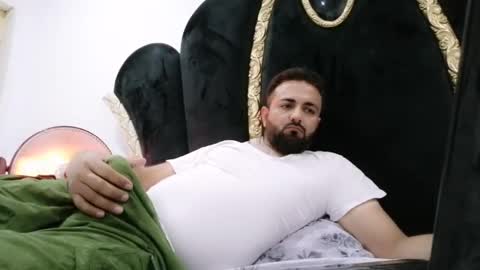 Snapshot of umerfarooq6230ii chatting on 01.23.25 mysterious boy001 online show from 01.23.25