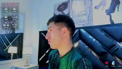 Snapshot of un_sluttyy chatting on 04.29.26 un_sluttyy online show from 04.29.26