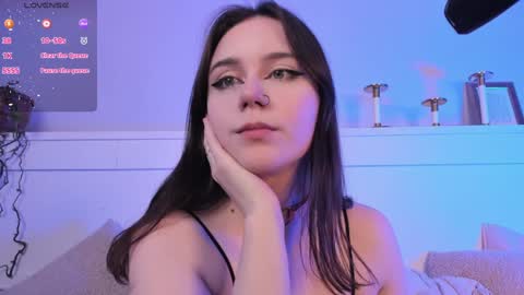 Una  online show from 02.04.25