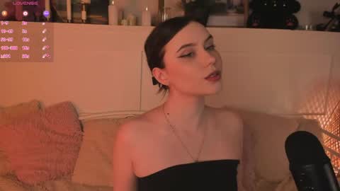 Una  online show from 04.16.26