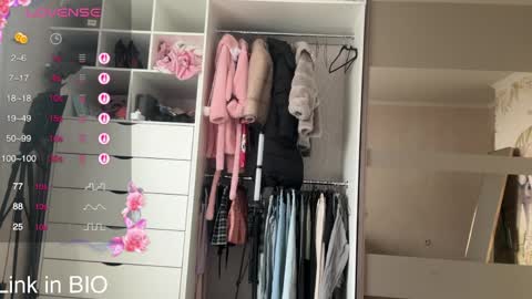 unarks online show from 04.05.26