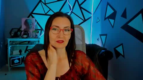 Snapshot of unatera chatting on 04.19.26 UnaTera online show from 04.19.26