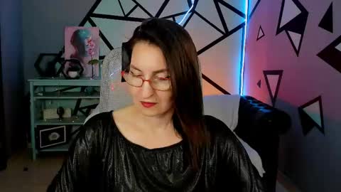 Snapshot of unatera chatting on 06.02.26 UnaTera online show from 06.02.26