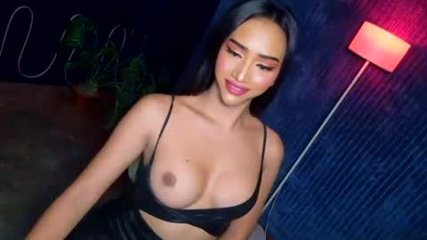 Snapshot of unbeknownst2kylie chatting on 07.19.26 kylie online show from 07.19.26