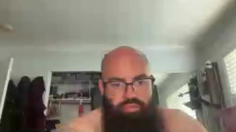 Snapshot of uncutbeard129840 chatting on 06.15.26 uncutbeard129840 online show from 06.15.26