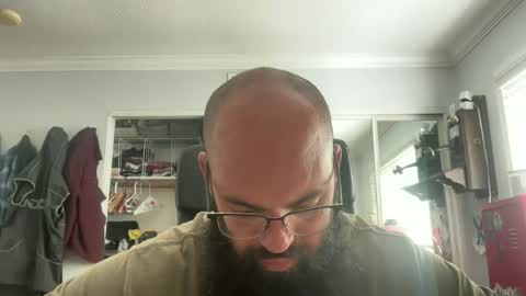 Snapshot of uncutbeard129840 chatting on 06.17.26 uncutbeard129840 online show from 06.17.26