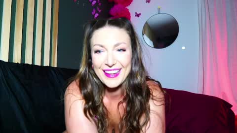 Holly online show from 04.08.26