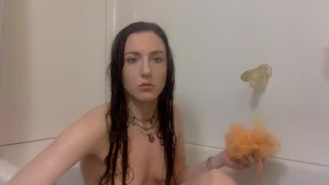 Lola Moonstone online show from 04.19.26