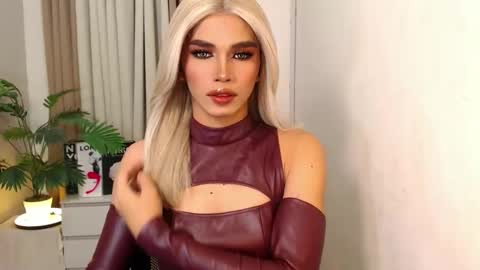 Miss Andrea online show from 12.18.25