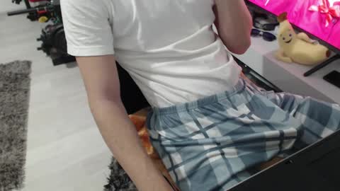 Snapshot of uniqueboy22 chatting on 04.22.26 uniqueboy22 online show from 04.22.26