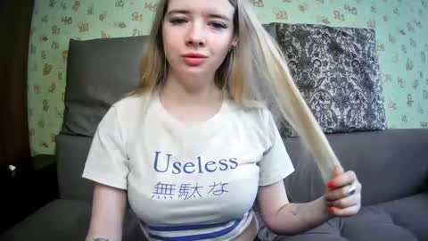 Snapshot of universeemily chatting on 02.28.25 UniverseEmily online show from 02.28.25