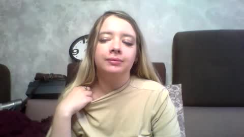 Snapshot of universeemily chatting on 09.26.25 UniverseEmily online show from 09.26.25
