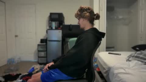 Snapshot of unverifiedbwc chatting on 11.09.25 Stepbro online show from 11.09.25