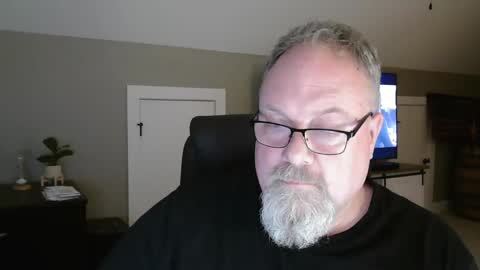 Snapshot of up2later chatting on 01.19.25 up2later online show from 01.19.25