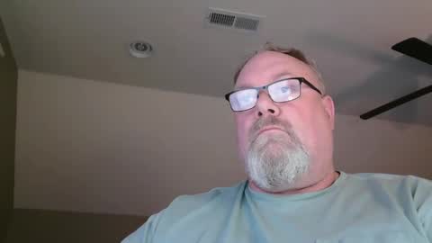 Snapshot of up2later chatting on 03.02.25 up2later online show from 03.02.25