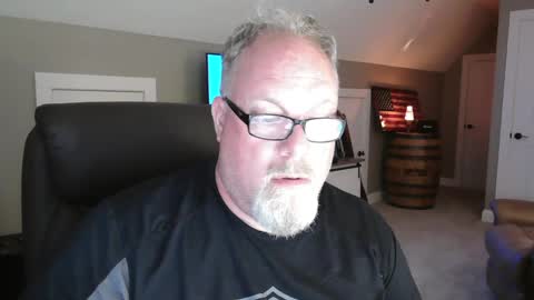 Snapshot of up2later chatting on 09.21.25 up2later online show from 09.21.25