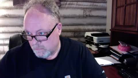 Snapshot of up2later chatting on 12.03.25 up2later online show from 12.03.25