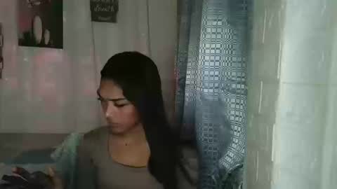 ur_dazzlingmorenaxx online show from 12.17.25