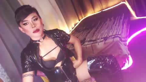 MISS ANNA online show from 12.04.25