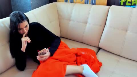 Hello my name is Emilly online show from 10.01.25