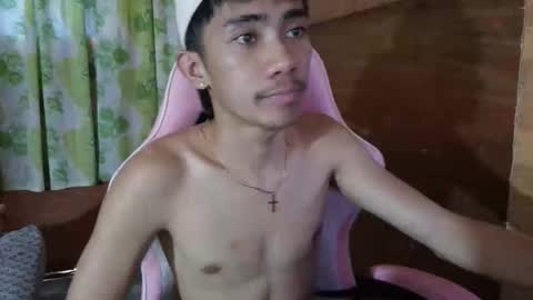 Snapshot of ur_fuckerboy chatting on 05.19.26 choso online show from 05.19.26
