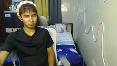 Snapshot of ur_hottestjonny chatting on 06.16.26 jonny online show from 06.16.26