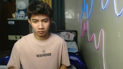 Snapshot of ur_hottestjonny chatting on 06.17.26 jonny online show from 06.17.26