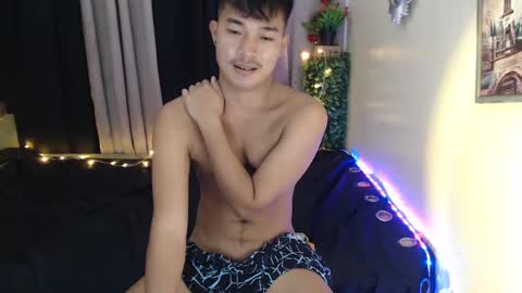 Snapshot of ur_hugechinito chatting on 03.10.25 ur_hugechinito online show from 03.10.25