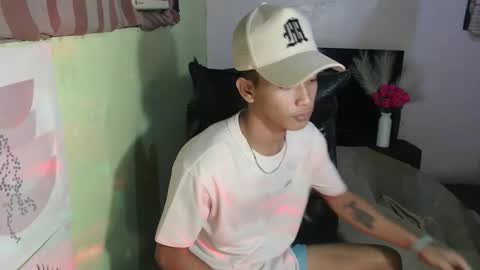 Snapshot of ur_raffy chatting on 02.20.25 ur_raffy online show from 02.20.25