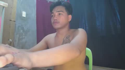 Snapshot of ur_rald chatting on 05.25.26 rald online show from 05.25.26