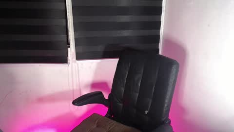 Snapshot of urasaintwink chatting on 01.12.25 Bran online show from 01.12.25