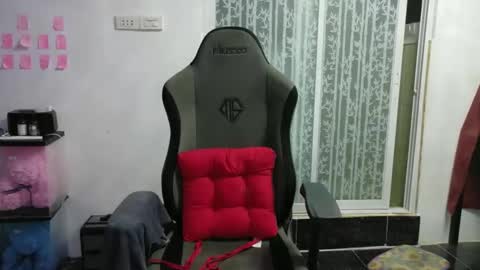 urasian_crisa online show from 10.16.25