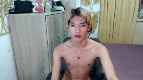 Snapshot of urasian_john20 chatting on 07.04.26 urasian_john20 online show from 07.04.26