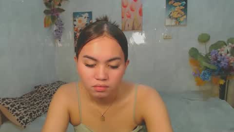 Snapshot of urasian_kat chatting on 04.27.26 urasian_kat online show from 04.27.26