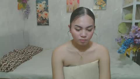 Snapshot of urasian_kat chatting on 05.19.26 urasian_kat online show from 05.19.26