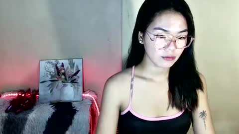 Snapshot of urasian_mary chatting on 04.28.26 urasian_mary online show from 04.28.26