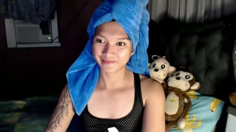 Snapshot of urasian_newra chatting on 06.22.26 NEWRA ALLISON online show from 06.22.26