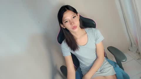 Snapshot of urasian_prettyjane chatting on 05.25.26 Jane online show from 05.25.26