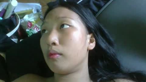 urasiangurl18 online show from 11.29.25