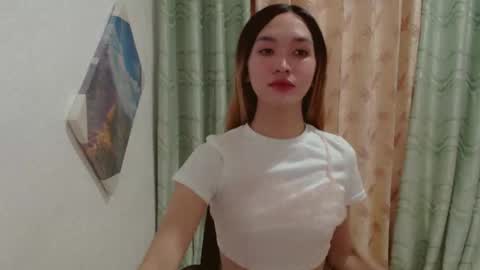 Snapshot of urasianharaxxx chatting on 12.18.24 urasianharaxxx online show from 12.18.24